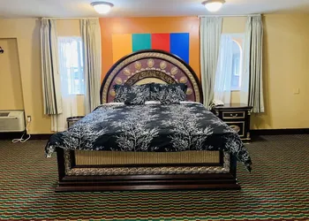 Motor City Inn & Suites hotel thumbnail 7