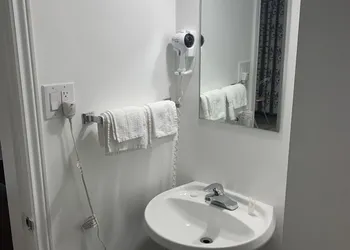 Nites Inn Motel hotel thumbnail 7