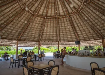 CARIBE Beachfront 2 BDR- Incredible Oceanview hotel thumbnail 7