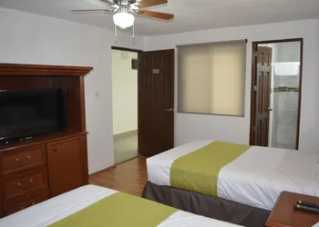Suites Bajio hotel thumbnail 6