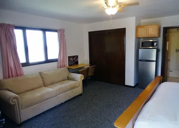 Eagle View Motel & Retreat hotel thumbnail 2