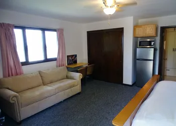 Eagle View Motel & Retreat hotel thumbnail 2