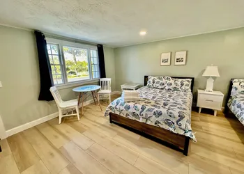 Sandy Neck Motel hotel thumbnail 4