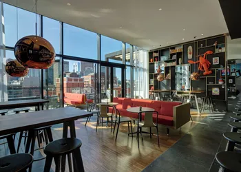 citizenM Boston North Station hotel thumbnail 7