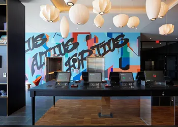 citizenM Boston North Station hotel thumbnail 8