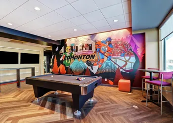 TRU BY Hilton Edmonton Windermere hotel thumbnail 5