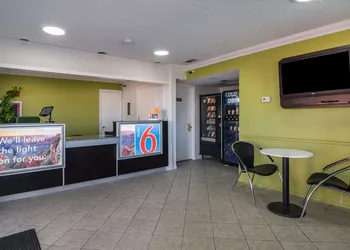 Motel 6 Irving, TX - Loop 12 hotel thumbnail 2