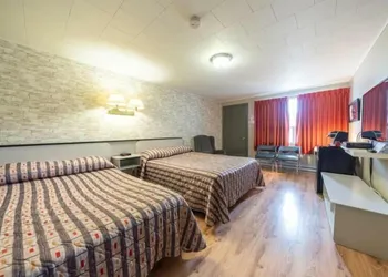 Motel Claude hotel thumbnail 5