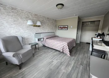 Motel Claude hotel thumbnail 6