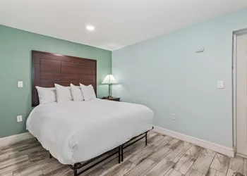 Atlantic Shores Motel hotel thumbnail 8
