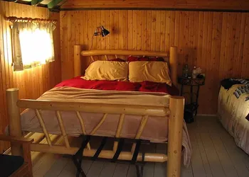 Fortress Lake Wilderness Retreat hotel thumbnail 3