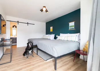 Spoke and Vine Motel hotel thumbnail 6