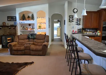 The Bear's Den B&B hotel thumbnail 2