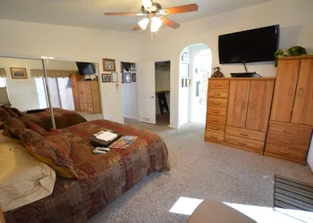 The Bear's Den B&B hotel thumbnail 4