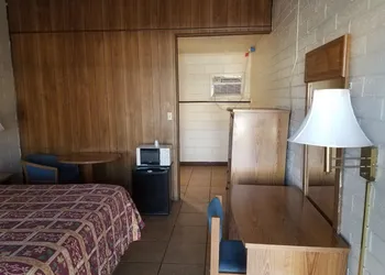 Beverly Crest Motor Inn hotel thumbnail 6
