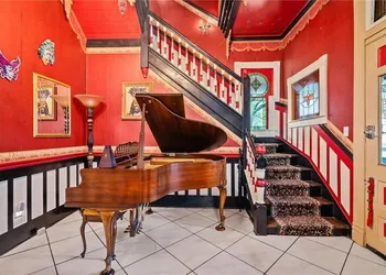 The Mardi Gras House hotel thumbnail 4