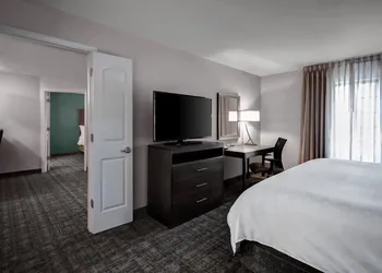 Staybridge Suites Holland by IHG hotel thumbnail 8