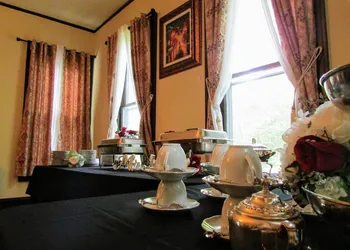 Whole Hearts Bed and Breakfast hotel thumbnail 3