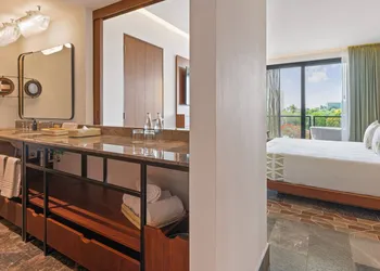Las Brisas Merida hotel thumbnail 6
