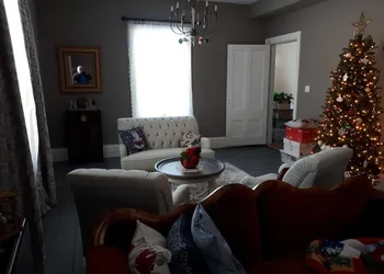 Maplehurst Manor B&B hotel thumbnail 2