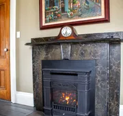 Maplehurst Manor B&B hotel detail image 3