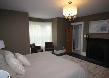 Maplehurst Manor B&B hotel thumbnail 7