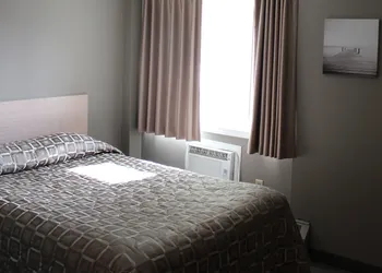 Arbour Ridge Inn & Suites hotel thumbnail 3