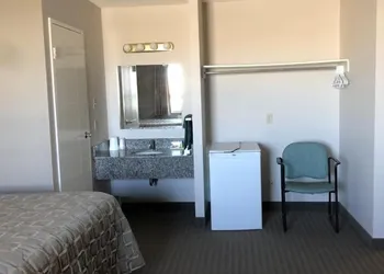 Arbour Ridge Inn & Suites hotel thumbnail 8