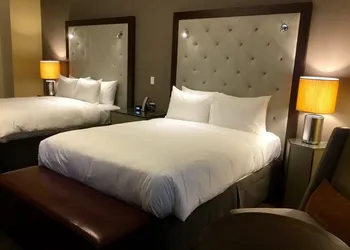 Down Town Association hotel thumbnail 3
