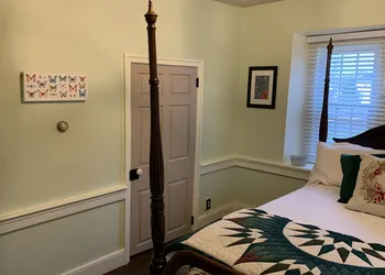 The Avenue Guesthouse and Gallery hotel thumbnail 5