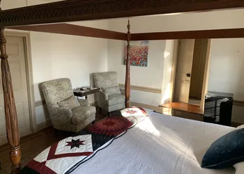 The Avenue Guesthouse and Gallery hotel thumbnail 6