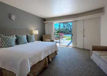 Desert Hills - 21 and Over - A Town & Desert Boutique Hotel hotel thumbnail 3
