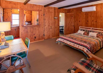 Joshua Tree Ranch House hotel thumbnail 6