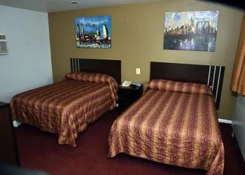 Swan Motel hotel thumbnail 2