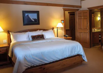 Mike Wiegele Helicopter Skiing hotel thumbnail 3