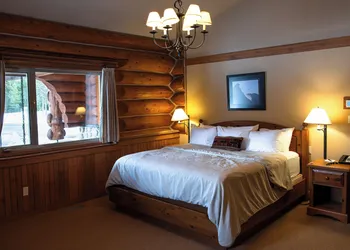 Mike Wiegele Helicopter Skiing hotel thumbnail 5