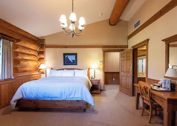 Mike Wiegele Helicopter Skiing hotel thumbnail 7