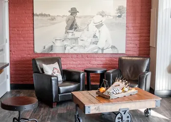 Gibson's Warehouse hotel thumbnail 6