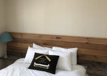 Elk Lake Eco Centre hotel thumbnail 3