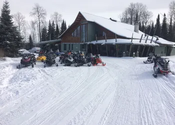 Elk Lake Eco Centre hotel thumbnail 7