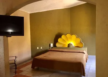 El Fuerte Motel hotel thumbnail 5