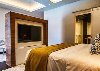 Marsella 45 hotel thumbnail 2