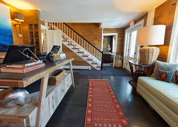 Shelter Harbor Inn hotel thumbnail 3
