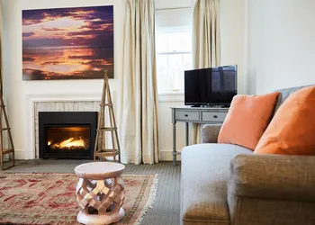 Shelter Harbor Inn hotel thumbnail 4