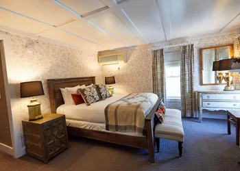 Shelter Harbor Inn hotel thumbnail 7