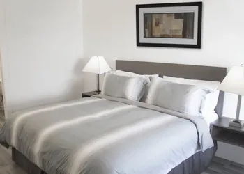Bowmanville Marina Inn & Suites hotel thumbnail 6