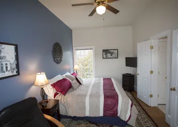 Loudoun Valley Manor hotel thumbnail 5