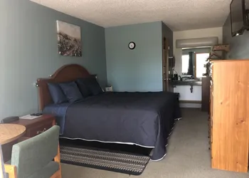 Edge Of The Woods Motel hotel thumbnail 5