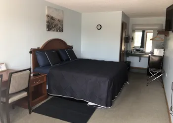 Edge Of The Woods Motel hotel thumbnail 6