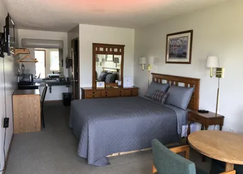 Edge Of The Woods Motel hotel thumbnail 8